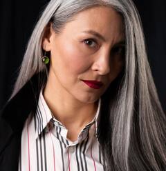 Hair Care Tips: ਘੱਟ ਉਮਰ 'ਚ ਵਾਲ ਚਿੱਟੇ ਹੋਣਾ ਕੋਈ ਆਮ ਗੱਲ ਨਹੀਂ, ਇਸ ਦੇ ਪਿੱਛੇ ਹੋ ਸਕਦੇ ਨੇ ਇਹ ਕਾਰਨ