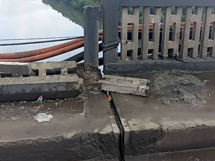 ठाण्यातील साकेत पुलाच्या डागडुजीचं काम तातडीने हाती घेतल्यामुळे वाहतूककोंडी पाहायला मिळत आहे.