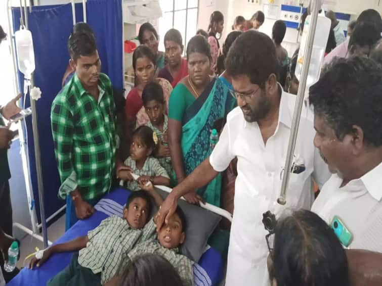 Government school students in Ariyalur district became agitated due to vomiting and fainting spells TNN அரியலூரில் மதிய உணவு சாப்பிட்ட அரசு பள்ளி மாணவர்களுக்கு வாந்தி மயக்கம்