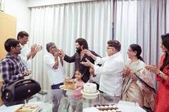 Allu Arjun - Sukumar: బన్నీని గట్టిగా హగ్‌ చేసుకుని ముద్దు పెట్టుకున్న సుకుమార్‌!