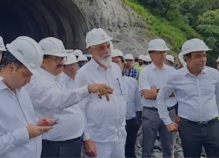 प्रत्यक्षात याची पाहणी केल्यावर दादा भुसेंनी असा दावा केला.