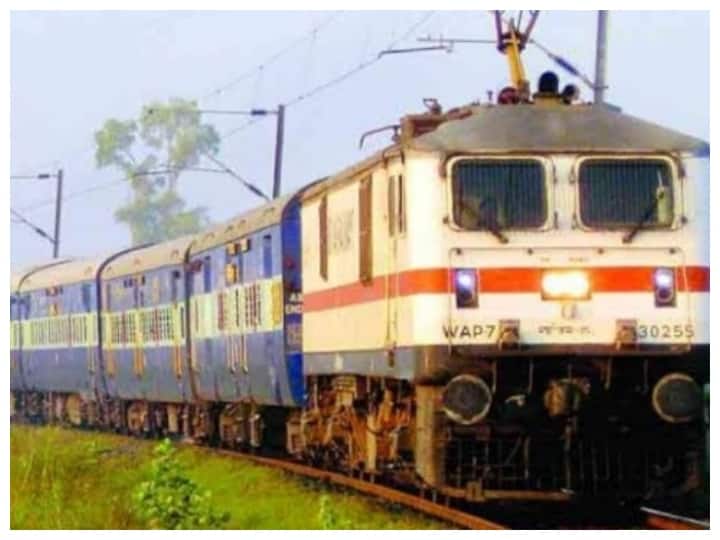 Chhattisgarh Railway's indifference on Rakhi, MEMU passenger train will not come in Rakshabandhan, read full news ANN Chhattisgarh: राखी पर रेलवे की बेरुखी, रक्षाबंधन में नहीं आएगी मेमू पैसेंजर ट्रेन, पढ़ें पूरी खबर