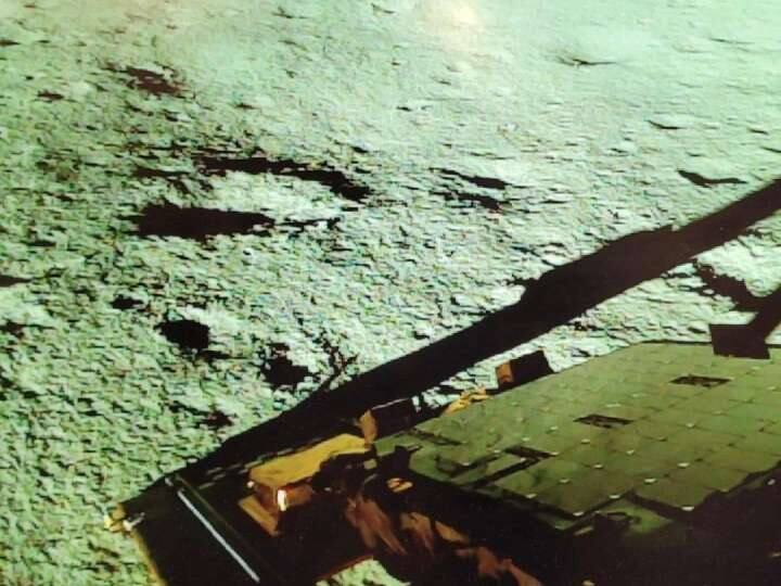 Chandrayaan 3: चंद्रयान-3 का रोवर प्रज्ञान चांद पर छोड़ेगा अशोक स्तंभ और ISRO के निशान, जानें कैसे करेगा ये काम? Chandrayaan 3 Soft Landing on Moon Rover Pragyan imprints Ashoka Stambh and ISRO Marks during Moon walk Chandrayaan 3: चंद्रयान-3 का रोवर प्रज्ञान चांद पर छोड़ेगा अशोक स्तंभ और ISRO के निशान, जानें कैसे करेगा ये काम?