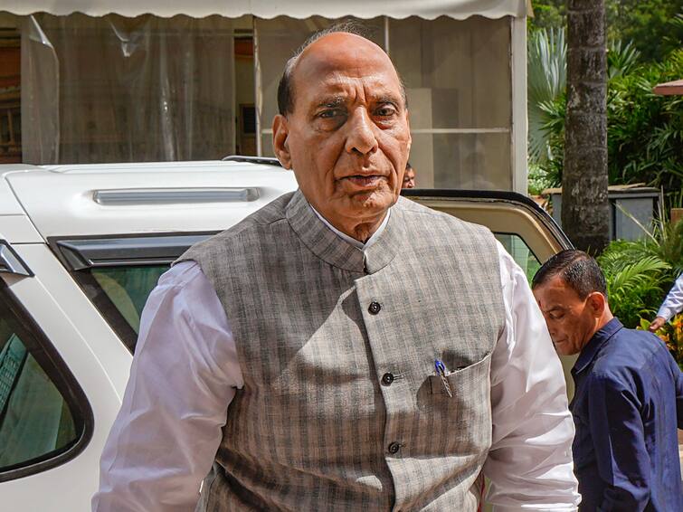 Defence Minister Rajnath Singh Defence Acquisition Council Approves Acquisition Proposals Worth Rs 7,800 Crore Defence Minister Rajnath Singh-Led Panel Approves Acquisition Proposals Worth Rs 7,800 Crore