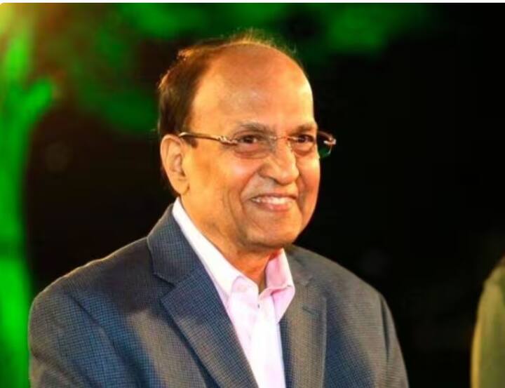 ਅਸ਼ੋਕ ਬੁਬ ਨੇ ਮੁੰਬਈ ਦੇ ਇੰਸਟੀਚਿਊਟ ਆਫ ਕੈਮੀਕਲ ਟੈਕਨਾਲੋਜੀ ਤੋਂ ਕੈਮੀਕਲ ਇੰਜੀਨੀਅਰਿੰਗ ਵਿੱਚ ਗ੍ਰੈਜੂਏਸ਼ਨ ਦੀ ਡਿਗਰੀ ਹਾਸਲ ਕੀਤੀ ਹੈ। ਉਹ 25 ਸਾਲਾਂ ਤੋਂ ਵੱਧ ਸਮੇਂ ਤੋਂ ਕਾਰੋਬਾਰ ਵਿੱਚ ਹੈ ਅਤੇ ਆਪਣੇ ਪੂਰੇ ਕਰੀਅਰ ਦੌਰਾਨ ਵੱਖ-ਵੱਖ ਅਹੁਦਿਆਂ 'ਤੇ ਰਹੇ । ਉਹ 2004 ਤੱਕ ਮੰਗਲਮ ਡਰੱਗਜ਼ ਐਂਡ ਆਰਗੈਨਿਕ ਲਿਮਟਿਡ ਵਿੱਚ ਕਾਰਜਕਾਰੀ ਨਿਰਦੇਸ਼ਕ ਸੀ।