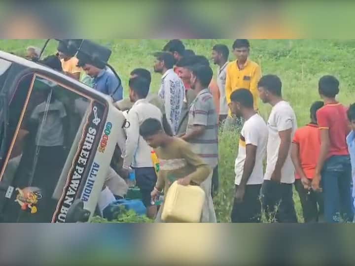 चालकाचं नियंत्रणात सुटल्यानं टँकर थेट रस्त्याच्या कडेला पडला.