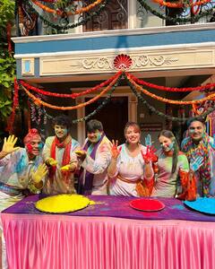 Taarak Mehta Ka Ooltah Chashmah: जब ’चंपक चाचा’ के पीछे चप्पल लेकर दौड़ी थीं ‘बबीता जी’, एक्टर की इस हरकत से हुई थीं परेशान