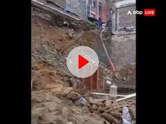 दिल्ली के ओखला में खुदाई के दौरान मिट्टी का टीला गिरा, दो मजदूरों की दर्दनाक मौत