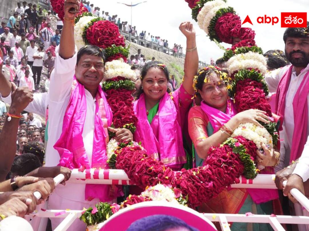 MLC Kavitha demanded to name the opposition CM candidates. Kavitha : మా సీఎం అభ్యర్థి కేసీఆర్.. మీ సీఎం అభ్యర్థి ఎవరు ? - విపక్షాలకు కవిత ప్రశ్న