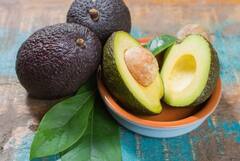 Avocado for Weight Loss: વધતા વજનથી પરેશાન છો તો આ એક ફળનું સેવન આપને વેઇટ લોસમાં કરશ મદદ