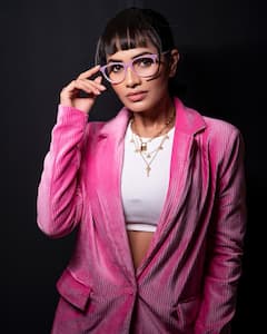 హాలీవుడ్ హీరోయిన్ రేంజ్‌లో - మెరిసిపోతున్న ‘మౌనిత’!