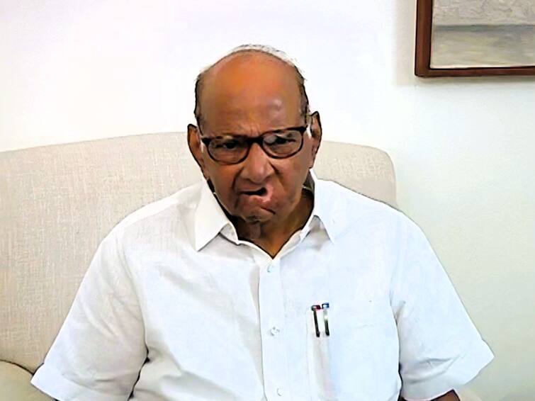 Sharad Pawar group MLAs Jayant Patil and Jitendra Awhad application to vidhan sabha  Deputy Speaker nilam gorhe अजित पवार गटाच्या आमदारांविरोधात शरद पवार गट आक्रमक, जयंत पाटील आणि जितेंद्र आव्हाड यांचे उपसभापतींकडे अर्ज