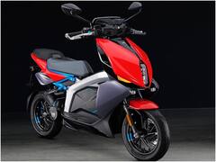 TVS X: जानिए टीवीएस एक्स प्रीमियम इलेक्ट्रिक स्कूटर की पांच खास बातें, देखें तस्वीरें
