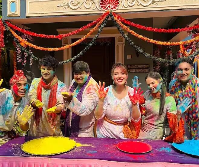 વર્ષ 2008માં ટીવી પર શરૂ થયેલો શો 'તારક મહેતા' દર્શકોનો ફેવરિટ શો છે. જેના દરેક પાત્ર પર માત્ર દેશમાં જ નહીં વિદેશમાં પણ લોકો ઘણો પ્રેમ વરસાવે છે. શોના તમામ કલાકારો પડદાની પાછળ એટલે કે શૂટિંગ દરમિયાન પડદા પર જેટલી મસ્તી કરતા હોય છે તેના કરતાં વધુ મસ્તી કરતા હોય છે.