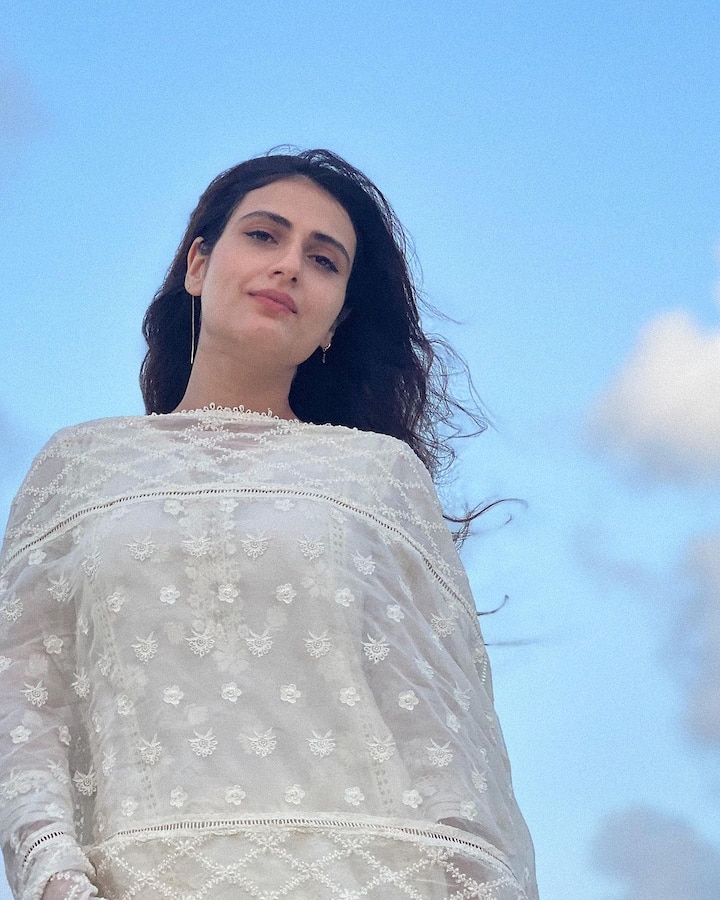 Fatima Sana Shaikh kept her messy hair open. (All Images: @fatimasanasheikh/instagram)