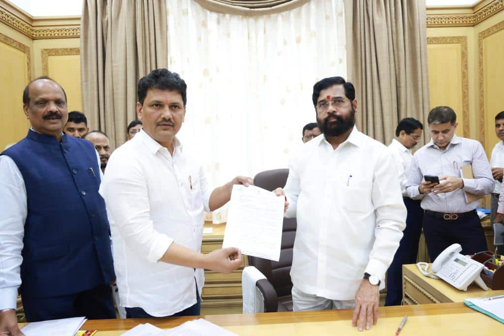 kolhapur radhanagari shivsena prakash abitkar letter to cm eknath shinde on farmers loan  Kolhapur : कर्जमुक्तीचा लाभ न मिळालेल्या कोल्हापुरातील वंचित शेतकऱ्यांना लाभ द्या; आमदार प्रकाश आबिटकरांची मुख्यमंत्र्यांकडे मागणी