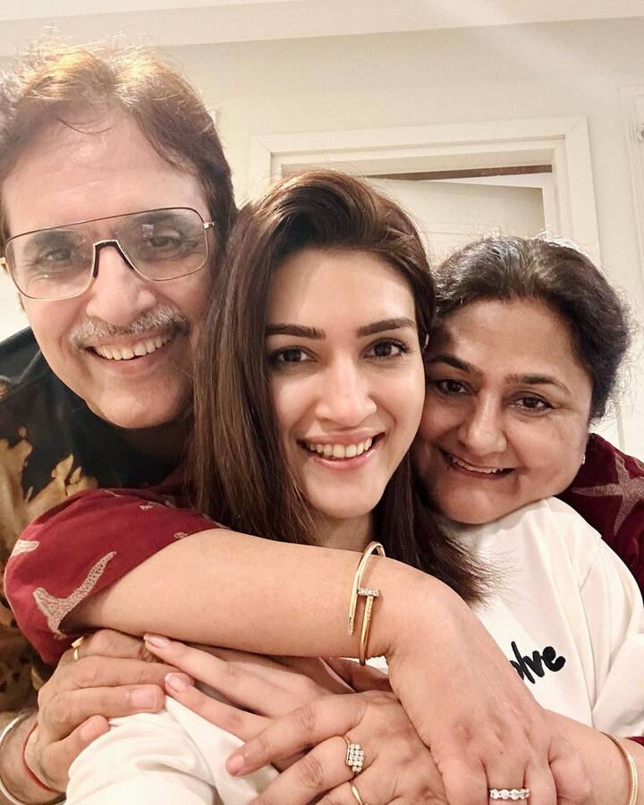 Kriti shared such a special moment with her loved ones