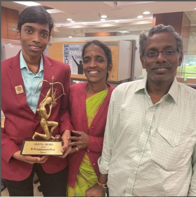 Touching Image Of R Praggnanandha's Mother Goes Viral As He Enters Chess  World Cup Semis