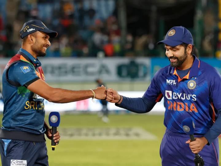 एशिया कप के इतिहास में सर्वाधिक खिताब जीतने का रिकॉर्ड भारत के नाम पर है, जिन्होंने अब तक 7 बार कप को जीता है. वहीं श्रीलंका की टीम ने 6 बार ट्रॉफी अपने नाम की है.