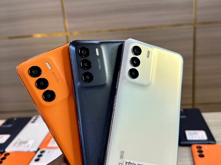 Infinix Zero 5G 2023: स्मार्टफोन में 6.78 इंच की फुल एचडी प्लस डिस्प्ले, 5000 एमएएच की बैटरी,50MP का प्राइमरी कैमरा और Mediatek Dimensity 920 प्रोसेसर का सपोर्ट मिलता है. फोन के 8/128GB वेरिएंट की कीमत 14,999 रुपये है.