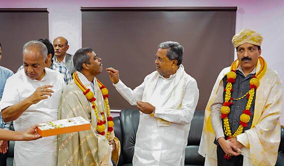 Chandrayaan-3 Mission : कर्नाटकच्या मुख्यमंत्र्यांकडून ISRO प्रमुखांसह इतर शास्त्रज्ञांचा सन्मान