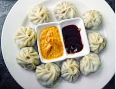 Health Tips : मोमोज मोठ्या उत्साहाने खात आहात, पण होऊ शकतात हे गंभीर आजार