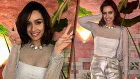 Shraddha Kapoor: ਸ਼ਰਧਾ ਕੂਪਰ ਇੱਕ ਵਾਰ ਫਿਰ ਆਪਣੇ ਫੈਸ਼ਨ ਸੈਂਸ ਨਾਲ ਪ੍ਰਸ਼ੰਸਕਾਂ ਨੂੰ ਦੀਵਾਨਾ ਬਣਾਉਂਦੀ ਨਜ਼ਰ ਆਈ। ਅਭਿਨੇਤਰੀ ਨੇ ਸਿਲਵਰ ਡਰੈੱਸ ਪਹਿਨ ਕੇ ਨਵੇਂ ਫੈਸ਼ਨ ਟੀਚੇ ਤੈਅ ਕੀਤੇ। ਆਓ ਦੇਖਦੇ ਹਾਂ ਅਭਿਨੇਤਰੀ ਦਾ ਸਟਾਈਲਿਸ਼ ਲੁੱਕ...