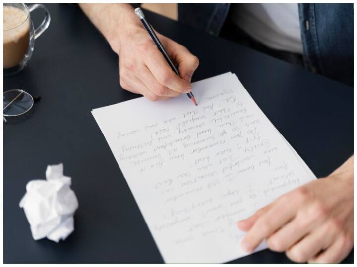 How to make career in script writing course fees salary institutes career prospectus eligibility jobs scope Career After 12th: लिखने का शौक है तो Script Writing में बनाएं करियर, यहां से करें कोर्स, होगी बढ़िया कमाई