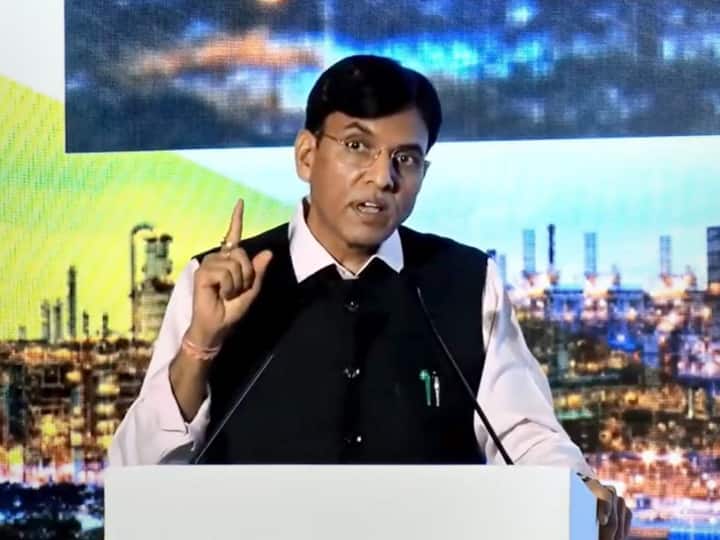 स्वास्थ्य मंत्री मनसुख मांडविया बोले, 'बंगाल सरकार को आयुष्मान भारत योजना को जमीनी स्तर पर लागू करना चाहिए' Health Minister Mandaviya said,
