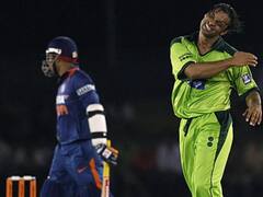 Photos: जब एशिया कप में अख्तर को हरभजन सिंह से पंगा लेना पड़ा भारी, भज्जी ने छक्का जड़कर लिया था बदला