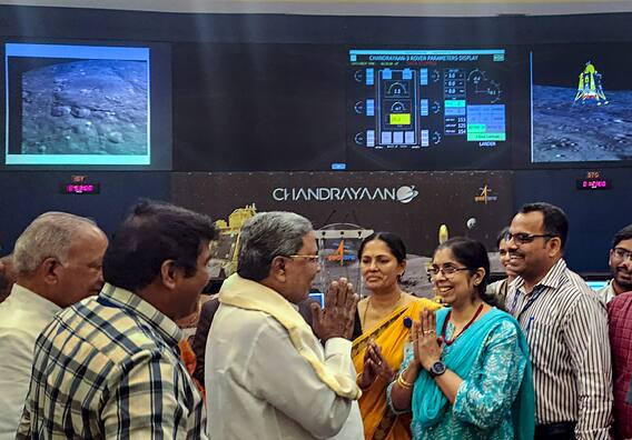 Chandrayaan-3 Mission : कर्नाटकच्या मुख्यमंत्र्यांकडून ISRO प्रमुखांसह इतर शास्त्रज्ञांचा सन्मान