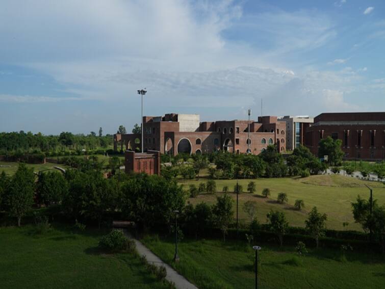 IIM Kashipur Introduces Digital Empowerment, Interdisciplinary Learning In Alignment With NEP 2020 Goals