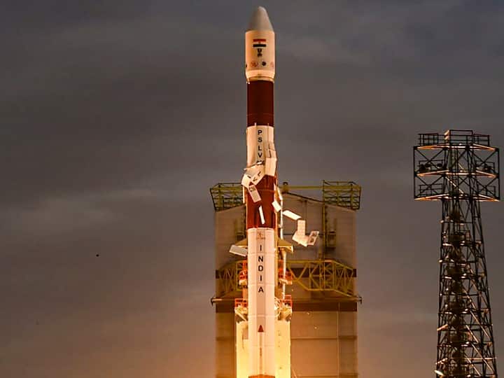 ISRO mission aditya L1 will launch in september said ISRO chief S. Soamnath detail marathi news Aditya L-1 Mission: मुहूर्त ठरला! इस्रोचं मिशन आदित्य 2 सप्टेंबर रोजी लाँच होणार