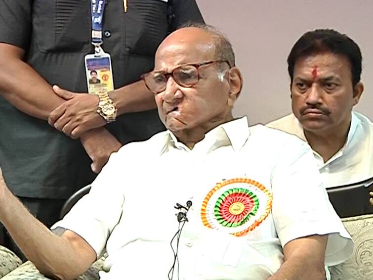 I did not say that Ajit Pawar is our leader says Sharad Pawar Sharad Pawar : अजित पवार आमचे नेते आहेत, असं मी म्हणालो नाही; सुप्रिया सहजपणे बोलत असतील तर राजकीय अर्थ काढण्याची गरज नाही : शरद पवार