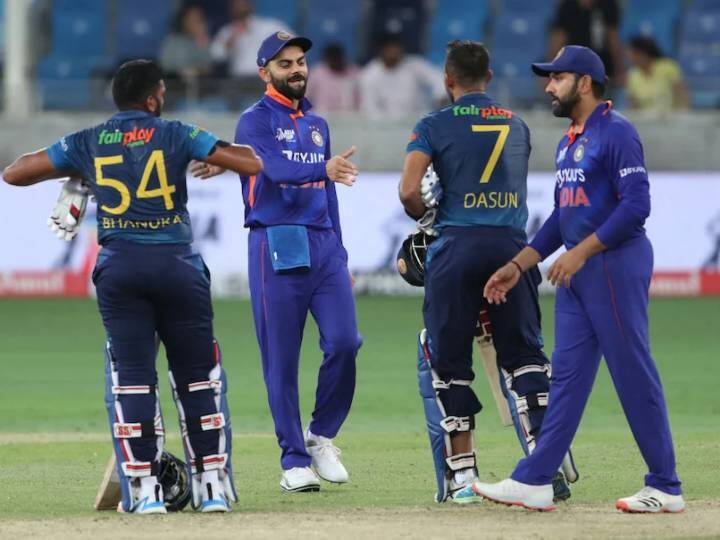 साल 2022 में एशिया कप टूर्नामेंट टी20 फॉर्मेट में खेला गया था. श्रीलंका की टीम ने फाइनल मुकाबले में पाकिस्तान को करीबी मात देते हुए खिताब अपने नाम किया था. इसी के साथ श्रीलंकाई टीम को मोटी प्राइज मनी भी मिली थी.