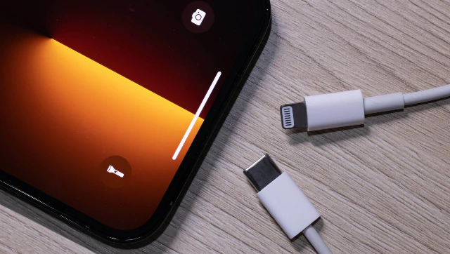 Iphone 15 : आयफोन 15 यूएसबी-सीसह ट्रान्सफर स्पीड कमी करणार; नेमकं कारण काय?