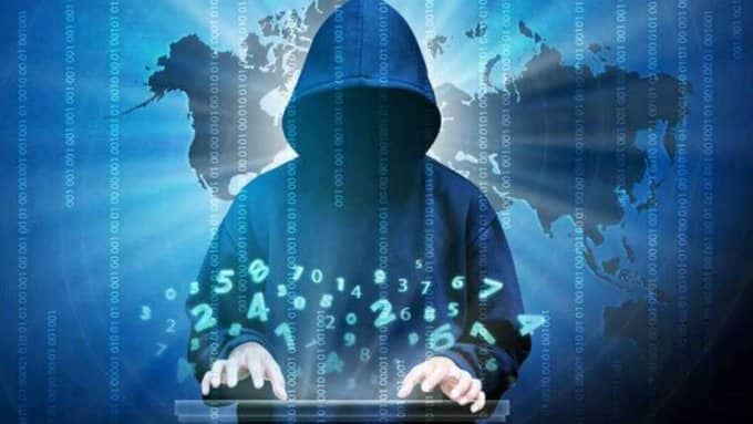 Cyber Crime news cyber fraud new case 72 yrs old pune man downloads apk app and lost 14 lakh Cyber Crime :  ना ओटीपी दिला, ना बँक डिटेल्स शेअर केले; तरीही खात्यातून उडवले 14 लाख रुपये