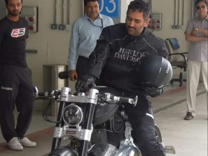 Photos: महंगी गाड़ियों के साथ धोनी के पास है आलीशान बंगला, देखें कितनी है कुल संपत्ति