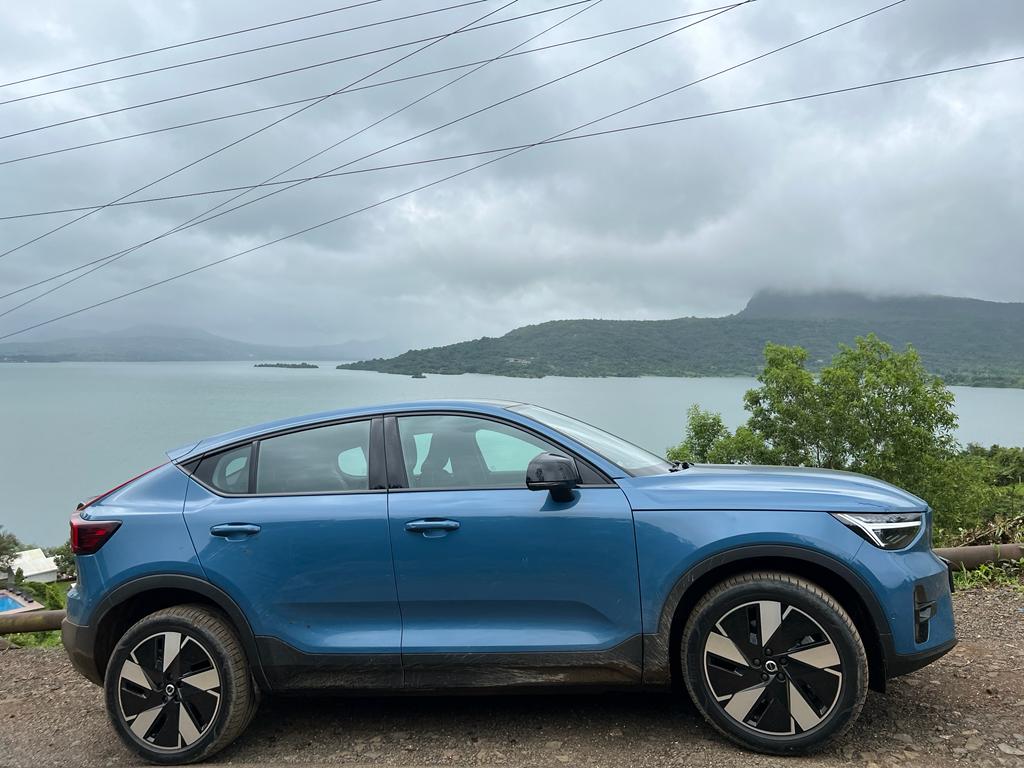 कैसी है Volvo C40 Recharge Electric SUV? खरीदने का मन बना रहे हैं तो इसके बारे में जान लीजिये