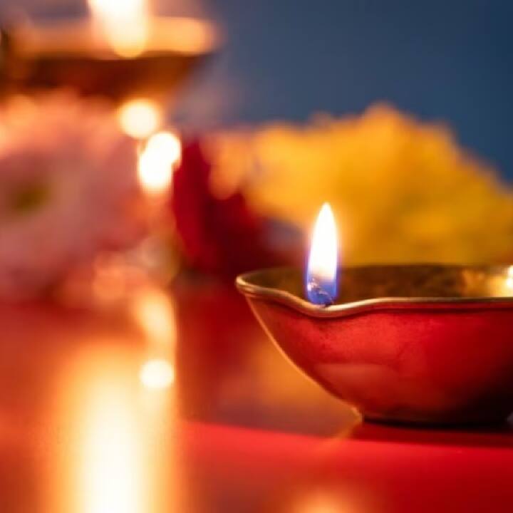ਗਲਤ ਦਿਸ਼ਾ 'ਚ ਦੀਵਾ ਜਗਾਉਣ ਨਾਲ ਪਰਿਵਾਰ ਦੇ ਮੈਂਬਰਾਂ ਤੇ ਬੁਰਾ ਪ੍ਰਭਾਵ ਪੈਂਦੈ।