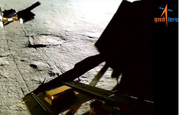 ISRO Lunar Mission Chandrayaan 3 Landing scientific experiments of lander and rover is underway. All payloads are performing normally Chandrayaan 3: চন্দ্রপৃষ্ঠে বৈজ্ঞানিক পরীক্ষা-নিরীক্ষা চালাচ্ছে ল্যান্ডার 'বিক্রম' ও রোভার 'প্রজ্ঞান', সঠিকভাবে কাজ করছে সব পেলোড