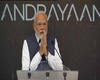 PM Modi ISRO Visit: ઇસરોના કમાન્ડ સેન્ટર પહોંચ્યા PM મોદી, વૈજ્ઞાનિકો સાથે વાત કરતા થયા ભાવુક