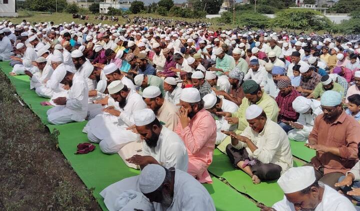 सोबतच औरंगाबाद शहरातील छावणी ईदगाह मैदानावर देखील पाऊस पडावा म्हणून विशेष नमाज अदा करण्यात आली.