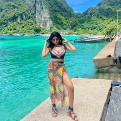 ఆఫ్రికన్ కంట్రీలో బిగ్ బాస్ బ్యూటీ- సముద్రపు తీరంలో జల్సా