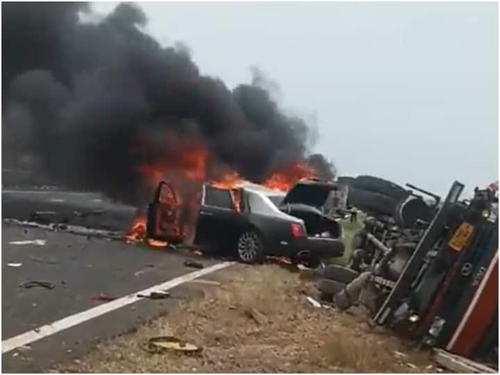 Rolls Royce Accident Video Know Price and feature of Rolls royce which is got accident check here all details कितने की आती है रॉल्स-रॉयस फैंटम VIII, जो एक्सीडेंट होने के कुछ मिनट में ही 'स्वाहा' हो गई?