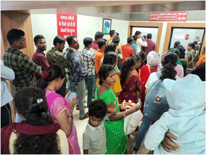 bastar patients are facing tough time as health workers strike continues for last four days ann Bastar: स्वास्थ्य कर्मियों की हड़ताल से चरमराई अस्पताल में व्यवस्था, झोलाछाप डॉक्टरों के पास जाने को मजबूर हुए मरीज