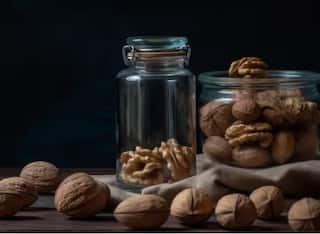 Soaked Walnuts: ਅਖਰੋਟ ਨੂੰ ਰਾਤ ਭਰ ਲਈ ਪਾਣੀ 'ਚ ਭਿਓਂ ਦਿਓ, ਫਿਰ ਸਵੇਰੇ ਖਾਓ, ਇਸ ਨਾਲ ਸਿਹਤ ਨੂੰ ਮਿਲਣਗੇ ਇਹ ਫ਼ਾਇਦੇ
