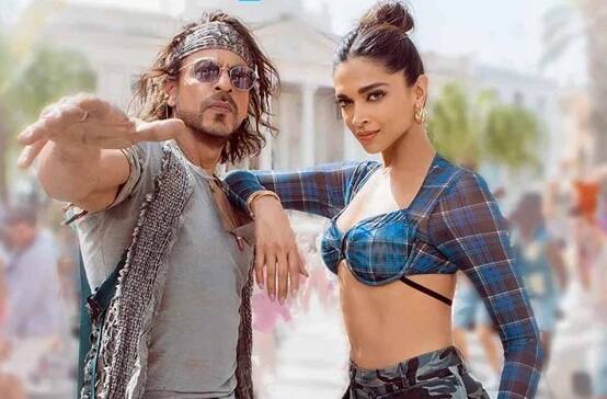 इंडिया की मात्र एक फिल्म जिसने इस लिस्ट में अपनी जगह बनाई, शाहरुख खान की पठान. इस फिल्म ने वर्ल्ड वाइड 1050.05 करोड़ रुपए की कमाई की थी