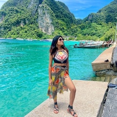 ఆఫ్రికన్ కంట్రీలో బిగ్ బాస్ బ్యూటీ- సముద్రపు తీరంలో జల్సా