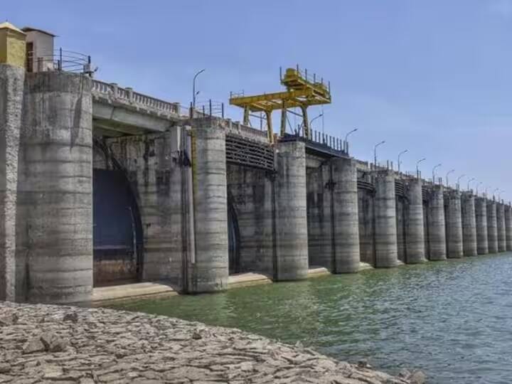 Jayakwadi Dam Water Level  Jayakwadi dam water storage at 45 percent Water inflow decreased Jayakwadi Dam Water Level : जायकवाडी धरणाचा पाणीसाठा 45 टक्क्यांवर, पाण्याची आवक मात्र घटली; पाहा आजची आकडेवारी?